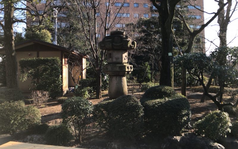 旧朝倉家住宅の庭園にあるとうろう