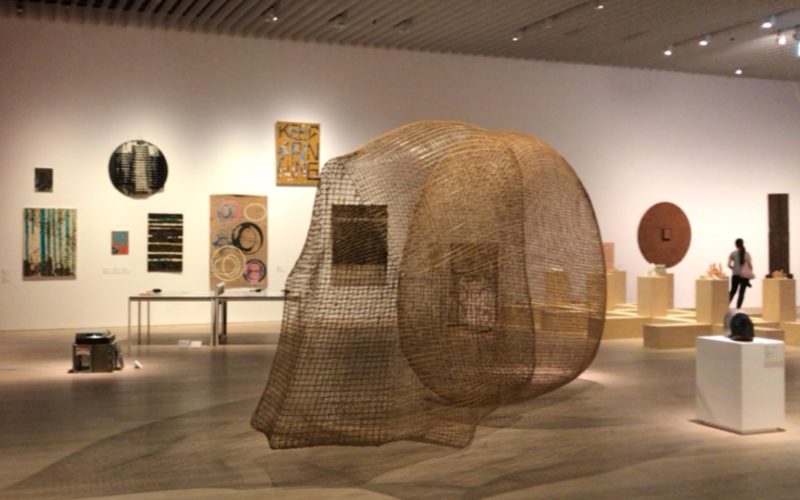 森美術館で開催した「サンシャワー:東南アジアの現代美術展 1980年代から現在まで」に展示していたソピアップ・ピッチさんの作品