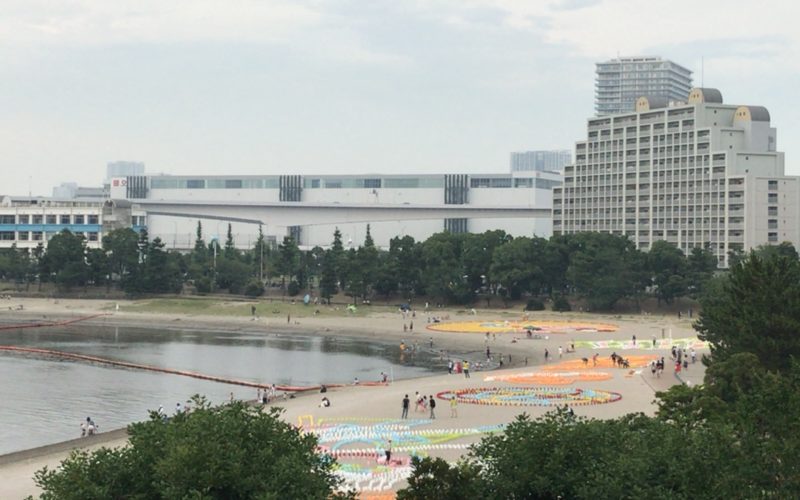 海の灯まつり in お台場2017でペーパーランプが設置されたおだいばビーチ