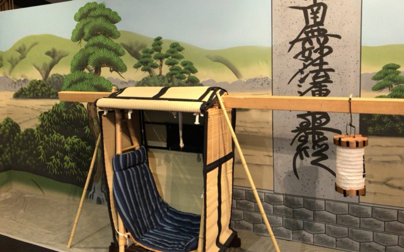 見学コース 歌舞伎座ギャラリーに展示している籠（かご）