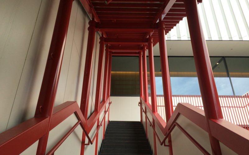 歌舞伎座の5Fと4Fをつなぐ五右衛門階段