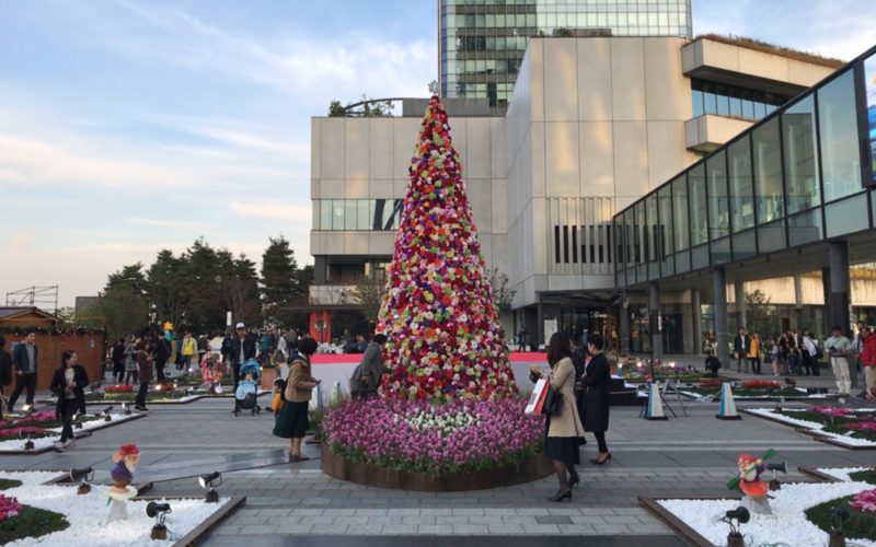 東京ソラマチ4Fのスカイアリーナに設置していた光ガーデンの花のクリスマスツリー