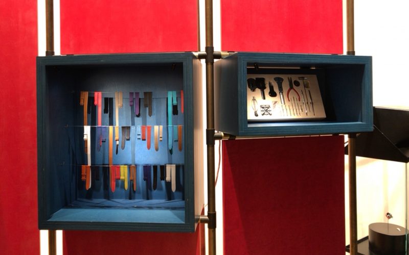 エルメスの手しごと展 “アトリエがやってきた”に展示されていたベルトの革と工具