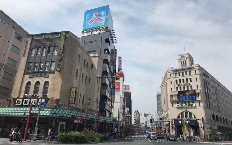 松屋浅草とエキミセの建物