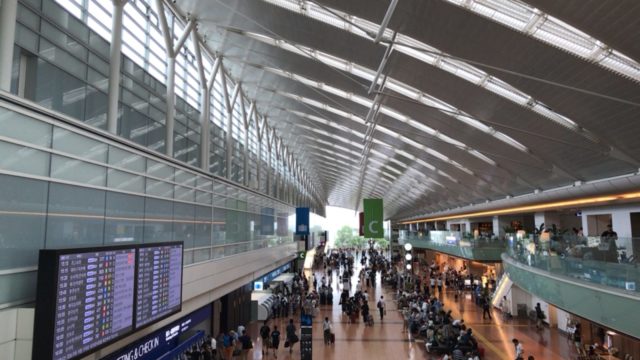 羽田空港出発ロビー